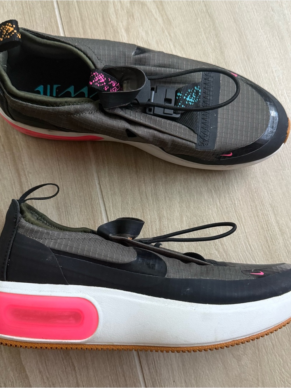 Nike Air Max Dia Low Top Sneaker US9
